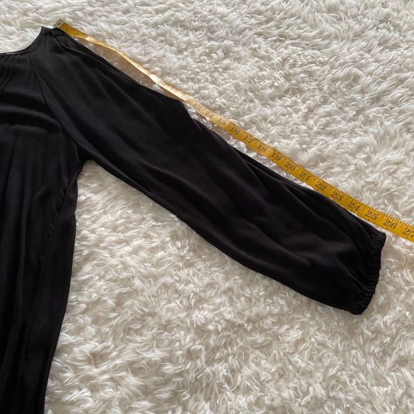 Old Navy Black Long Sleeve Cold Shoulder Pleated Top Size Medium - Picture 8 of 9